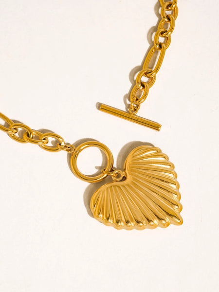 Emeline 18K Large Ribbed Heart Necklace
