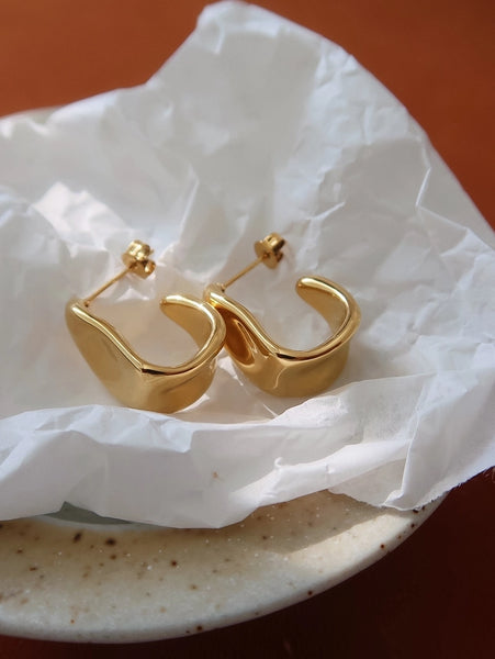 Ninelle 18K Sculpted Wave Hoop Earrings