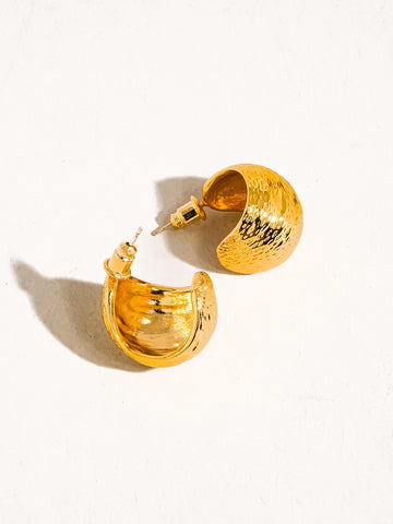 Zélie 18K Textured Huggie Earring