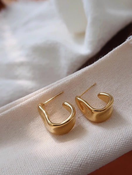 Ninelle 18K Sculpted Wave Hoop Earrings