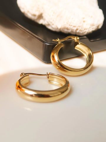 Constance 18K Classic Hoop Earring