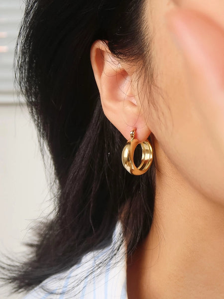 Constance 18K Classic Hoop Earring
