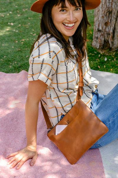 Simple Crossbody - Cognac