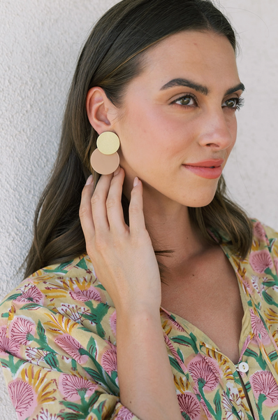 Sandy Metallic Circle Earrings
