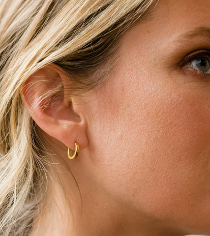 24/7 Hinge Earrings -- Gold