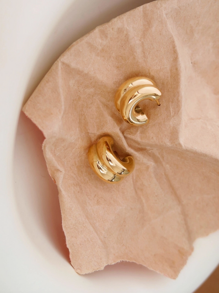 Emma Hoop Earring--Gold