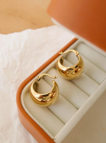 Amelie Huggie Earrings