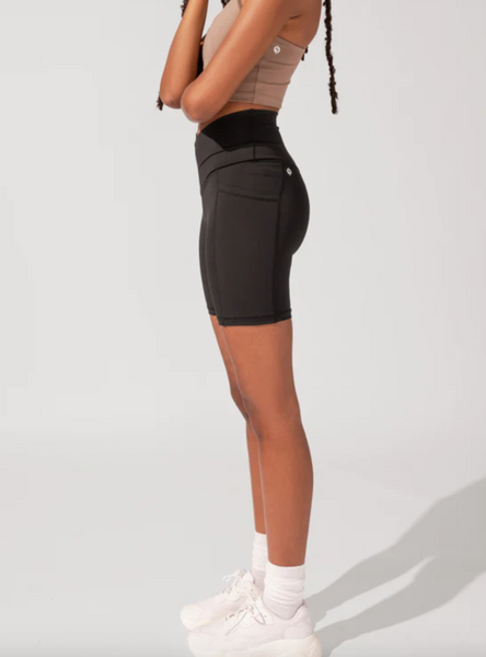 Supersculpt Biker Shorts -- Black