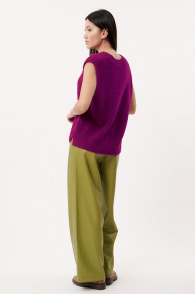 Safi Sweater Vest -- Violine