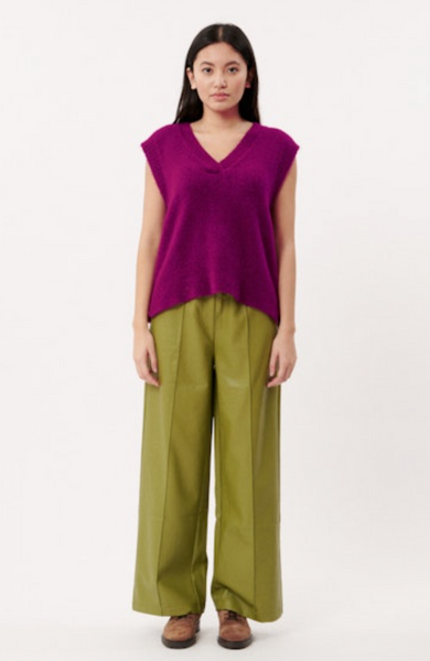 Safi Sweater Vest -- Violine