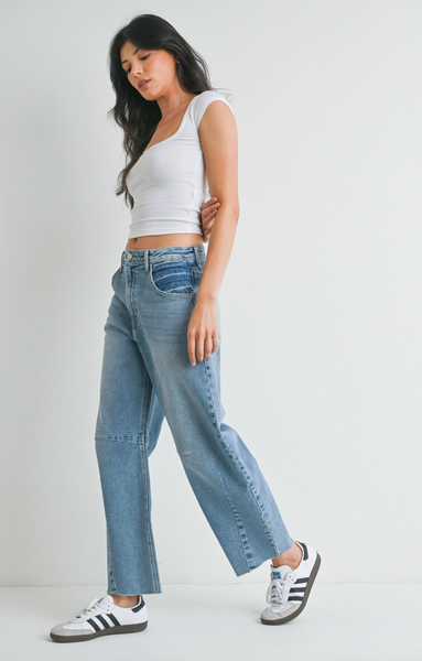 Barrel Jeans -- Light Wash