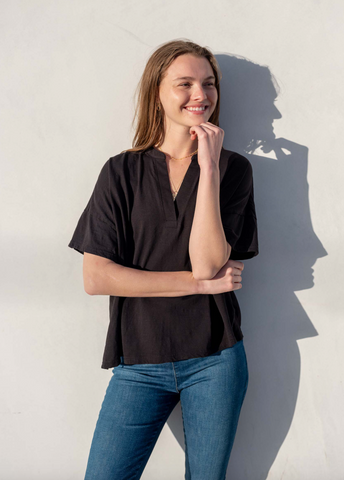 Amelia Tee -- Black