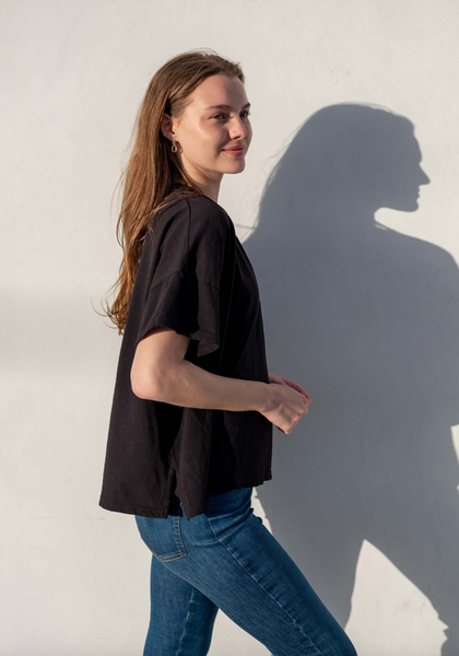 Amelia Tee -- Black
