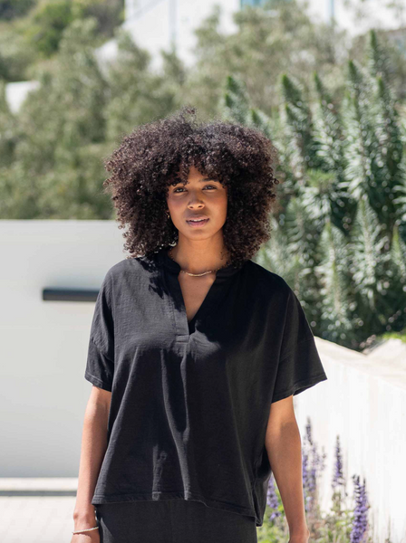 Amelia Tee -- Black