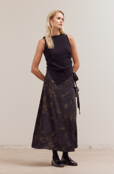 Contemporary Top -- Black