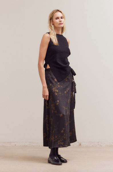 Contemporary Top -- Black