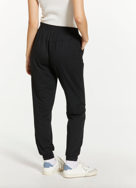 Junie Travel Jogger -- Black