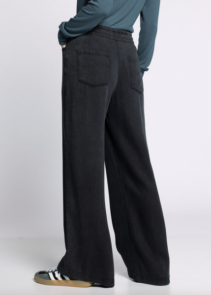 Austin Pants -- Rachel Wash