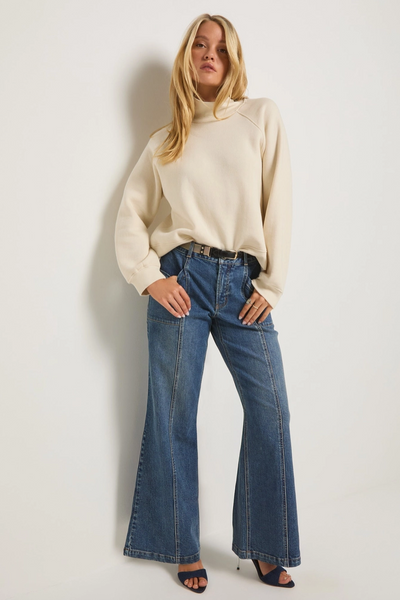 Sunrise Sweatshirt -- Cream