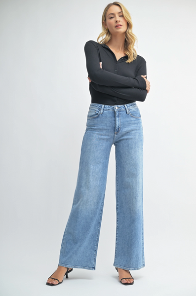 Stretchy Wide Leg Jeans -- Medium