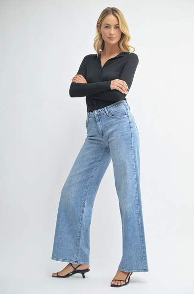 Stretchy Wide Leg Jeans -- Medium