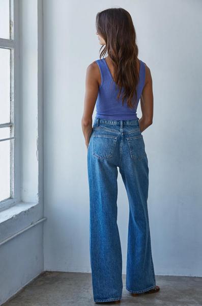 What's The Scoop Tank -- Blue Jewel