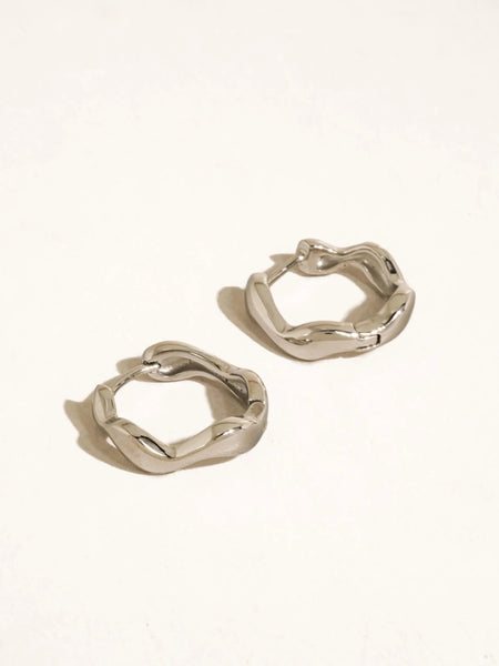 Bellac 18K Wavy Hoop Earrings