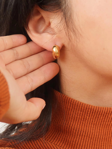 Blandine 18K Small Classic Hoop Earring