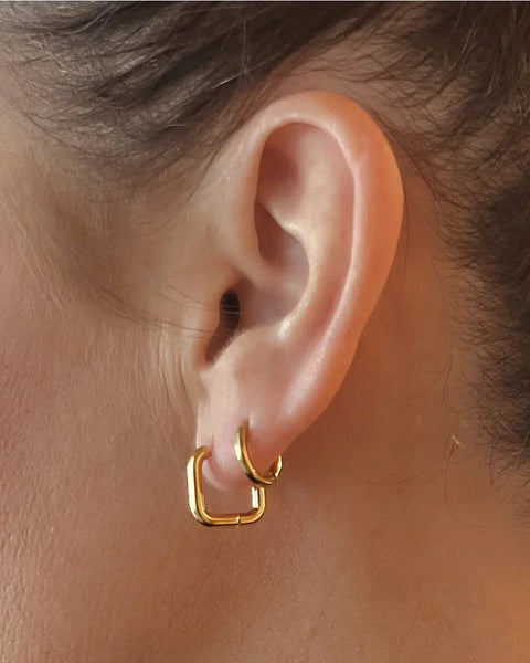 Enid Square Huggie Earrings - Gold