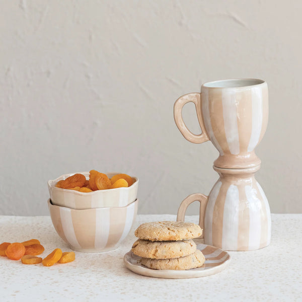 Hand-Painted Footed Mug w/ Stripes - White / Tan